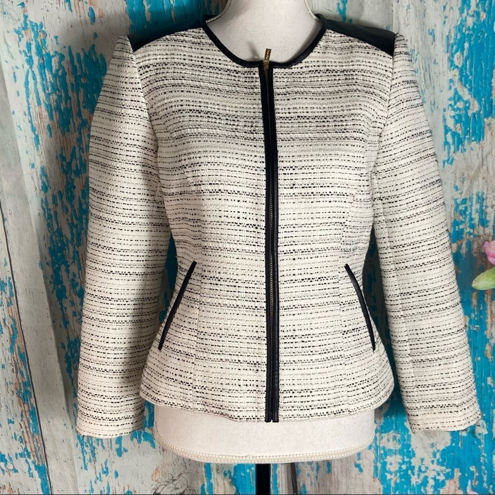 Women’s Cream Textured Zip-Front Jacket with Black Trim